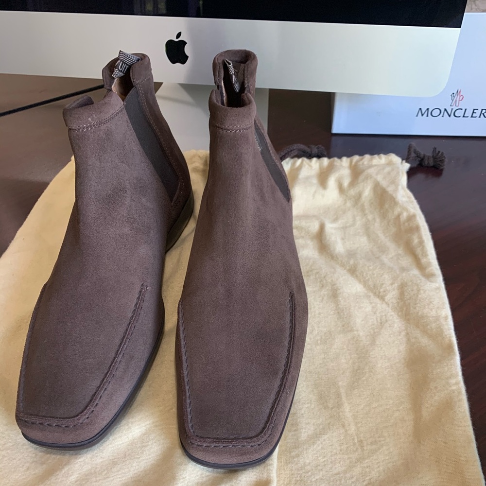 LOUIS VUITTON Brown Suede Chelsea Boot